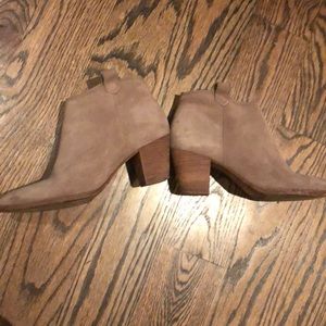 Madewell Booties - Tan suede size 8
